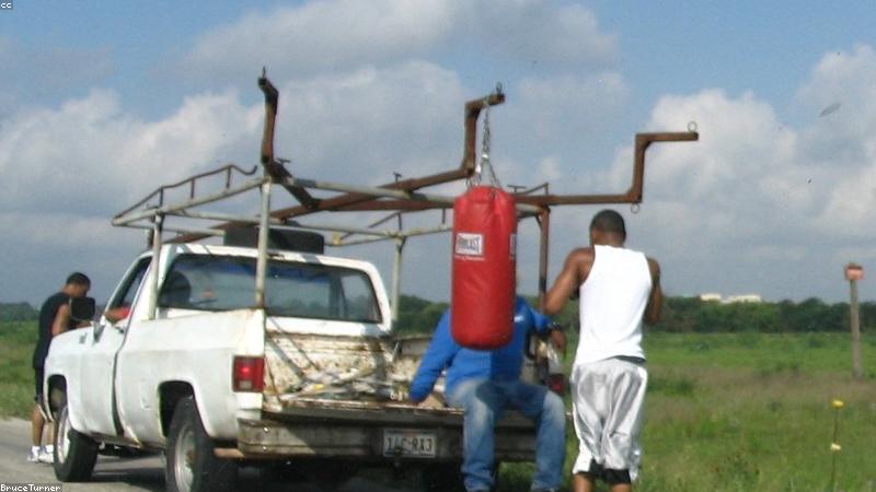 Boks Kum Torbası Askılı (40kg)